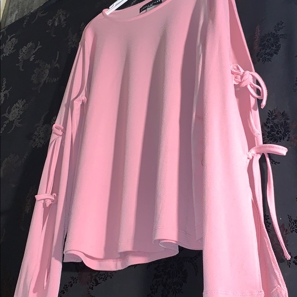 Pink blouse 👚 - Picture 2 of 6